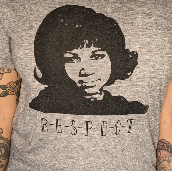 Aretha R-E-S-P-E-C-T TEE *GREY* - Picture 3 of 5